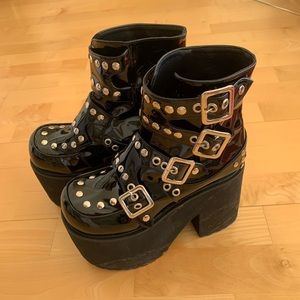 Black platform boots, 8.5